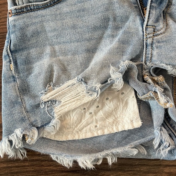 🤍💙American Eagle Shorts 💙🤍 - Picture 4 of 6